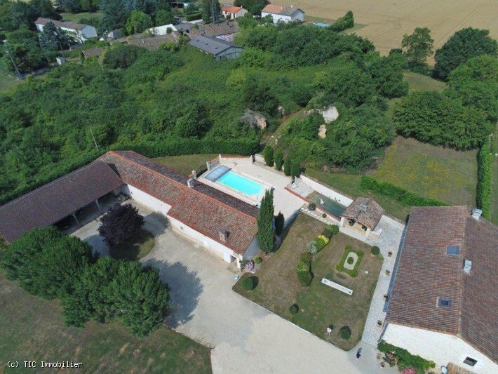 Haus in Blanzay, Neu-Aquitanien, Frankreich 4 - 18880681