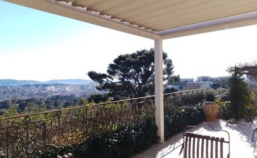 Villa in Toulon, Provence-Alpes-Côte d'Azur, France 1