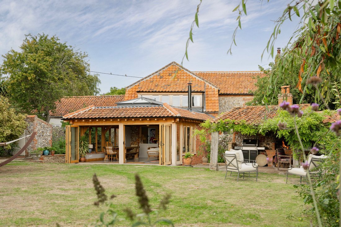 House in Wiveton, England 1 - 18880362