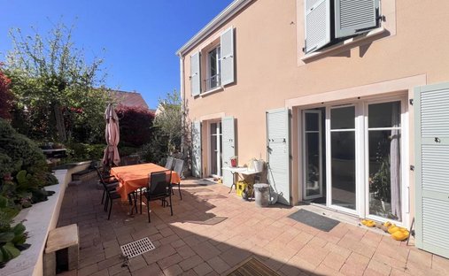 House in La Boissiere, Plaisir, France 1