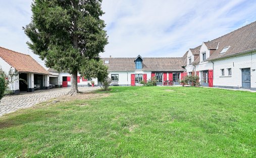 House in Centre, Linselles, France 1