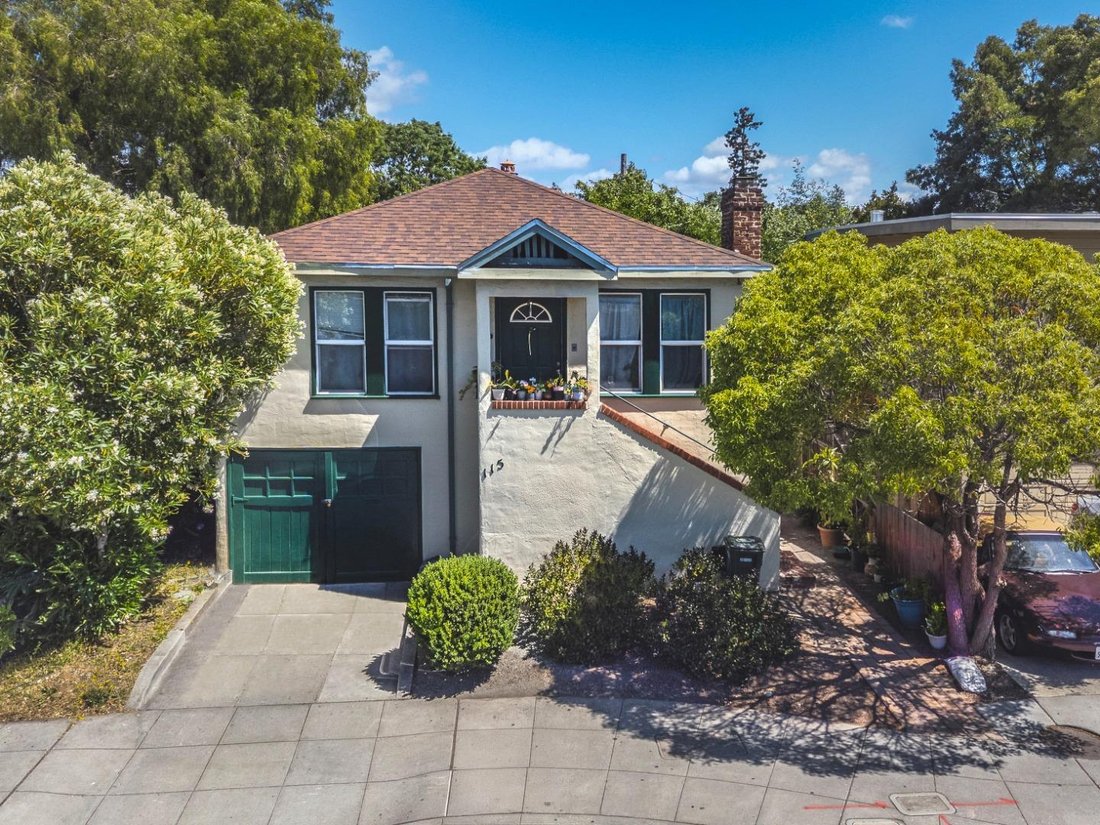 Emerald Hills, California, United States 5 - 18889338