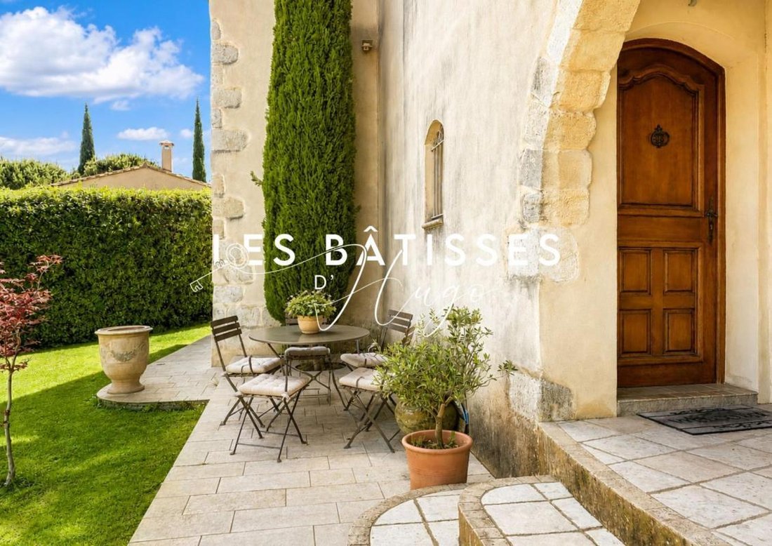 Casa en Fontvieille, Provenza-Alpes-Costa Azul, Francia 3 - 18882150