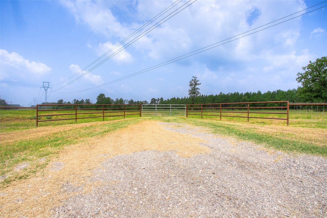 Land in Huntsville, Texas, United States 2 - 18879663