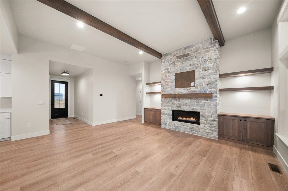 House in Nine Mile Falls, Washington, United States 4 - 17358657