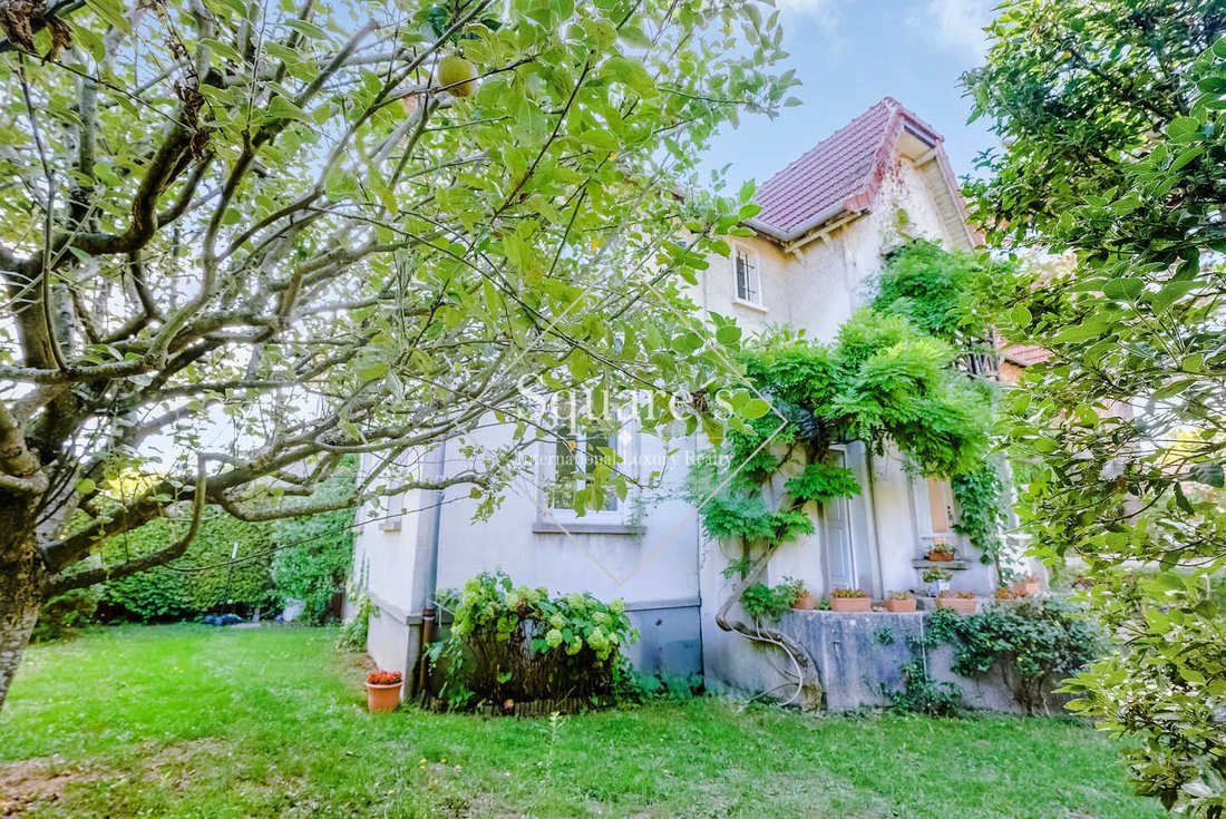Casa en La Châtaigneraie-La Feuillaume Sud, La Celle-Saint-Cloud, Francia 1 - 18885325