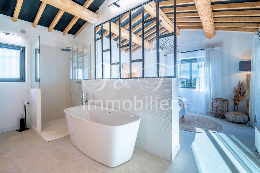 Villa à Viens, Provence-Alpes-Côte d'Azur, France 2 - 18883792