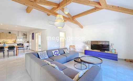 Villa in Grimaud, Provence-Alpes-Côte d'Azur, France 1