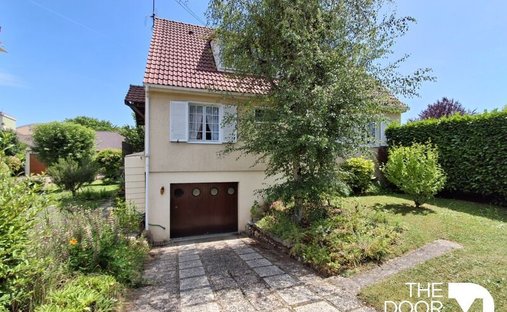 House in Rambouillet, Ile-de-France, France 1