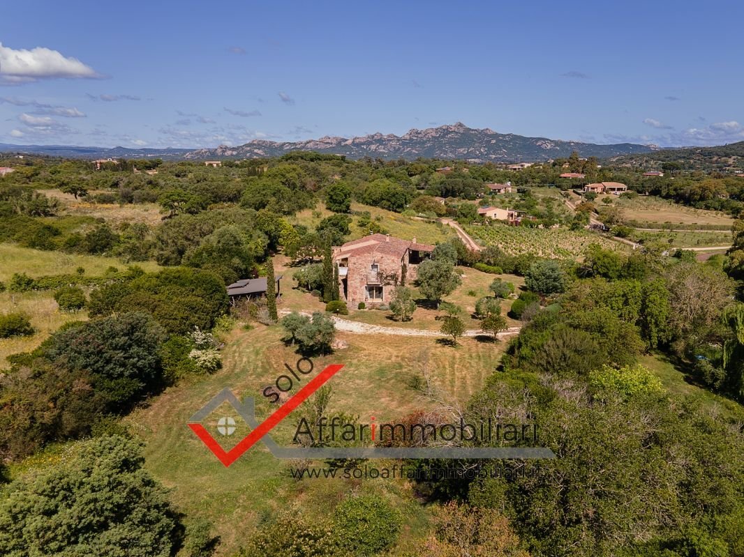 Villa à Centro, Olbia, Italie 3 - 18879536