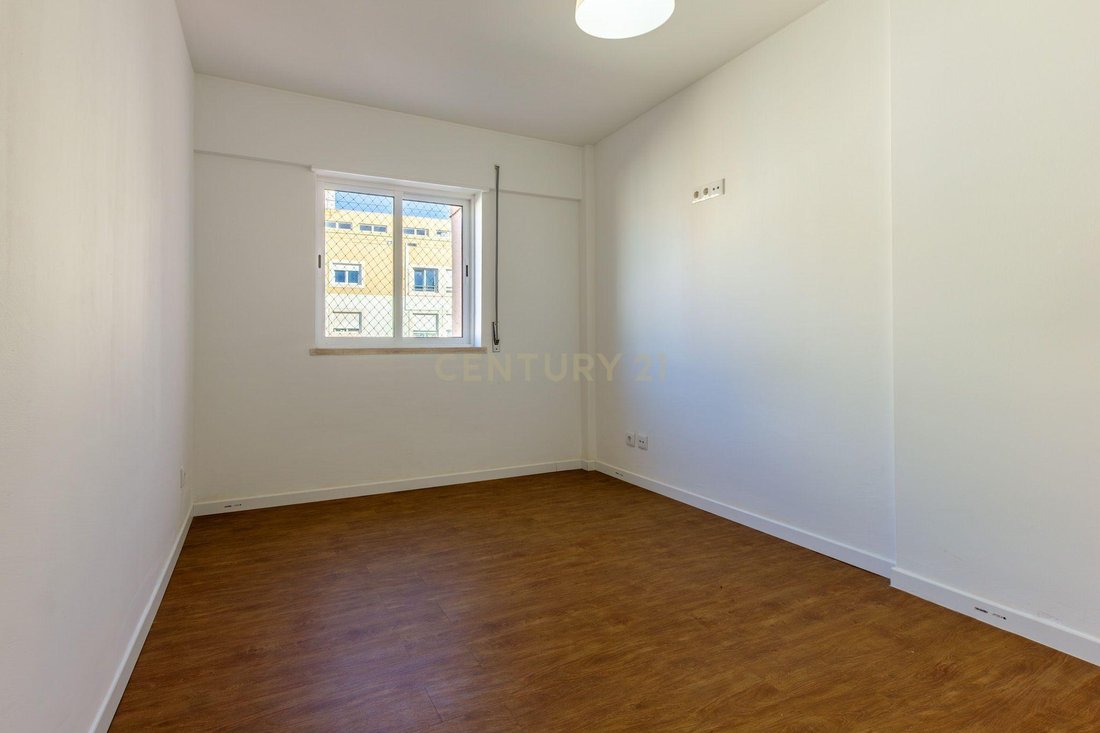 Apartment in Alvalade, Lisbon, Portugal 5 - 18890788