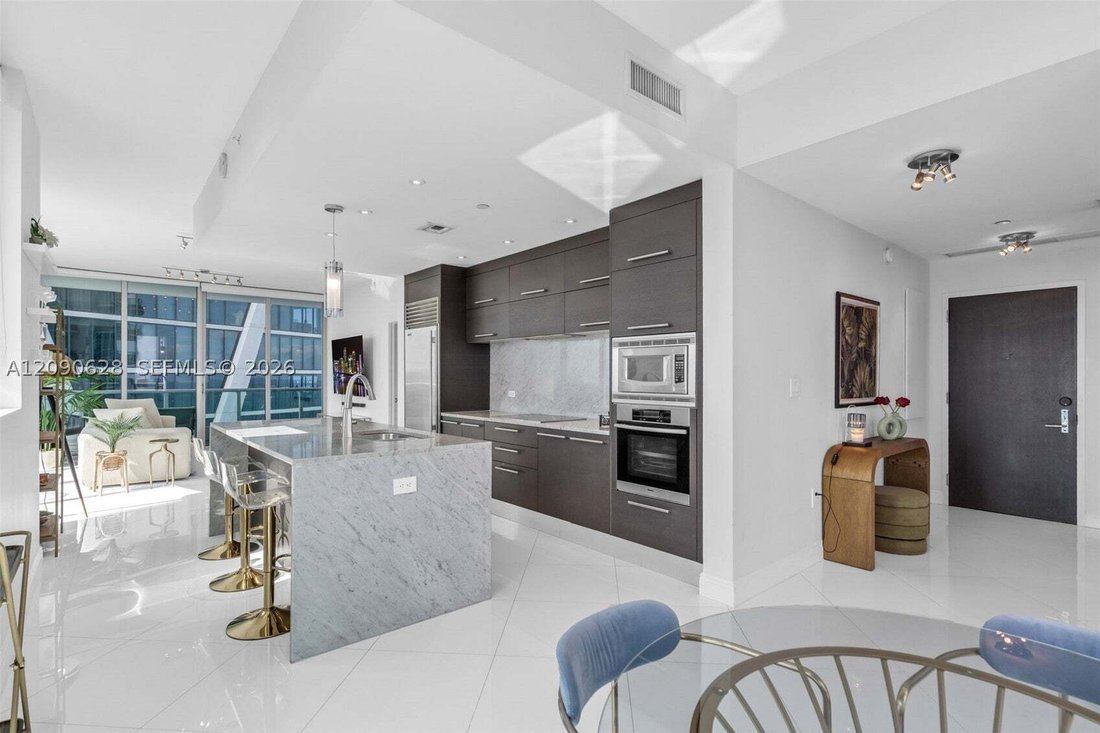 Condo in Miami, Florida, United States 5 - 18889379