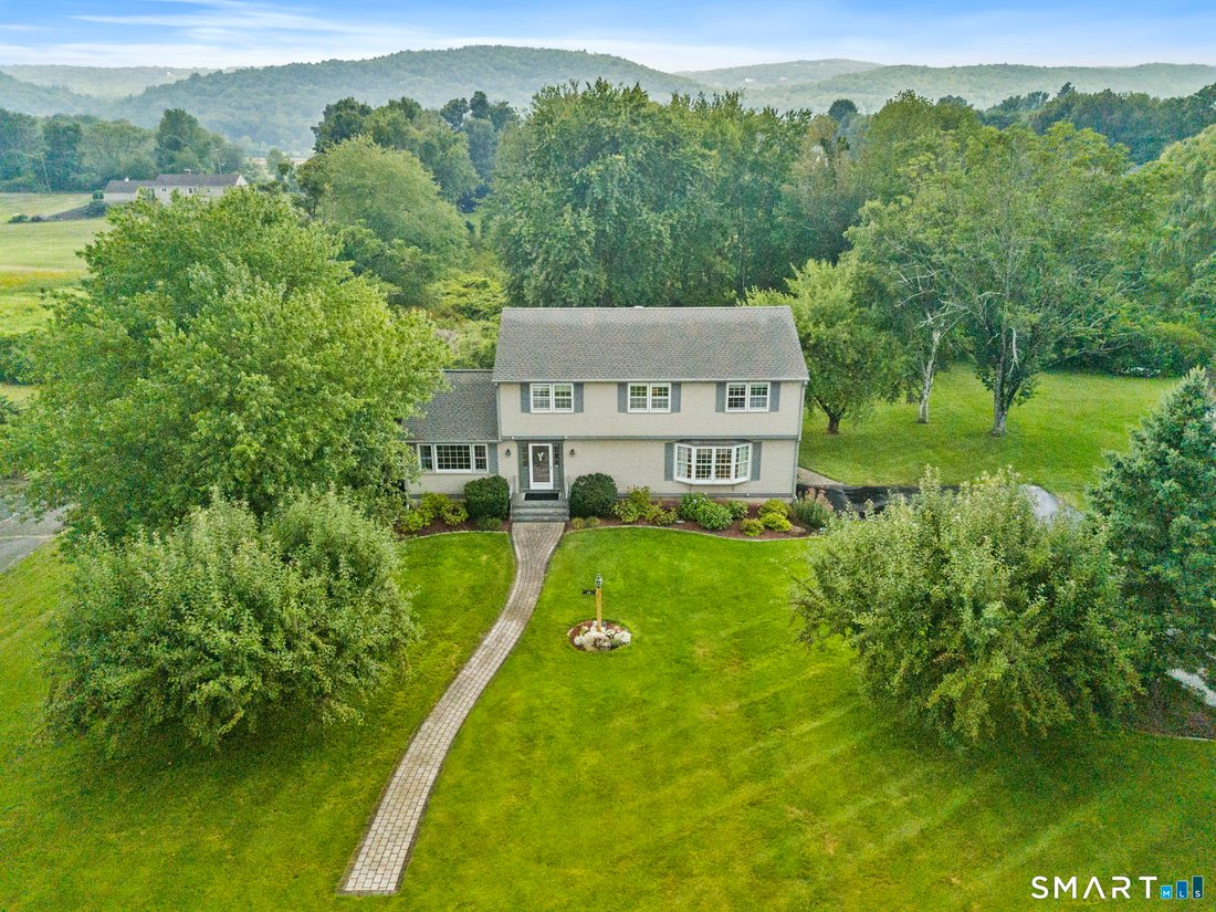 House in Simsbury, Connecticut, United States 2 - 18890833