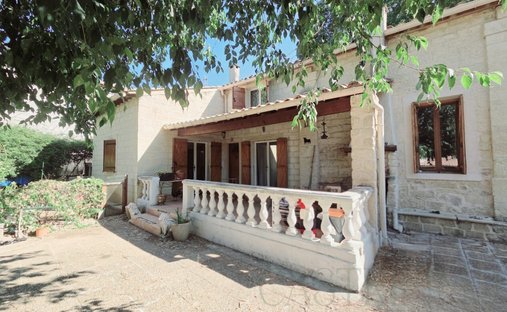 Villa in Centre Ville, Castries, France 1