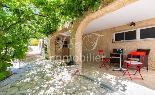 Maison à Gargas, Provence-Alpes-Côte d'Azur, France 1