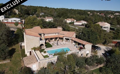 Casa a Saint-Étienne-de-Fontbellon, Auvergne-Rodano-Alpi, Francia 1