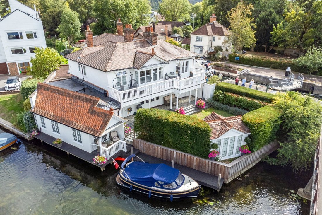 House in Marefield, Marlow, England 1 - 18880231