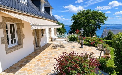 House in Centre Ville, Douarnenez, France 1