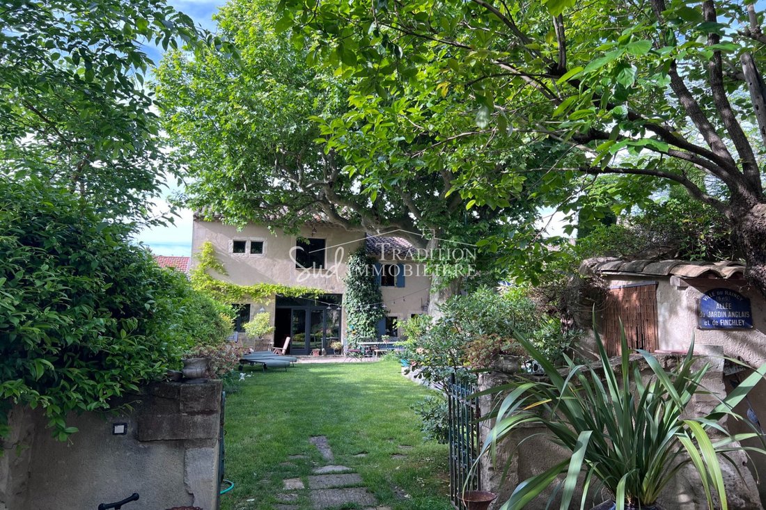Villa en Saint-Remy-de-Provence, Provenza-Alpes-Costa Azul, Francia 1 - 18880053
