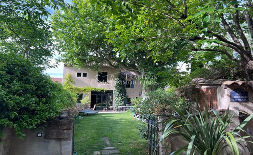 Villa in Saint-Rémy-de-Provence, Provence-Alpes-Côte d'Azur, France 1