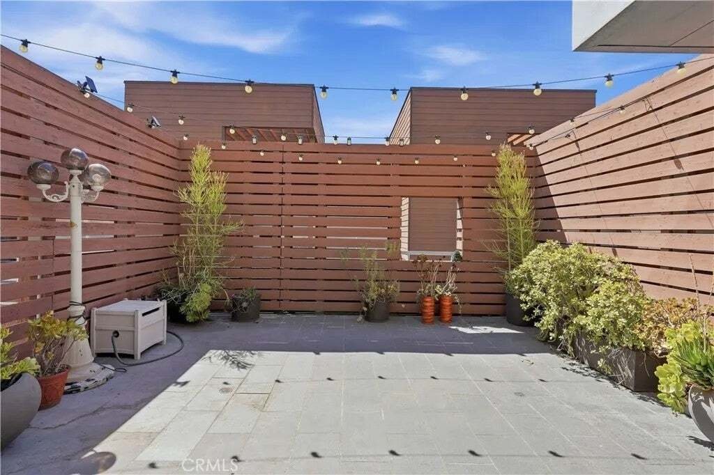 Condo in Altadena, California, United States 3 - 18890070
