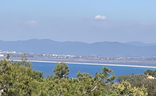 Haus in Hyères, Provence-Alpes-Côte d'Azur, Frankreich 1