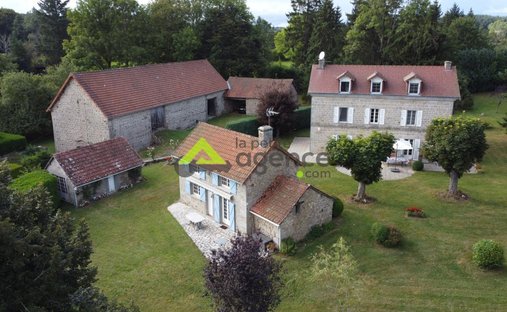 Casa a Flayat, Nuova Aquitania, Francia 1