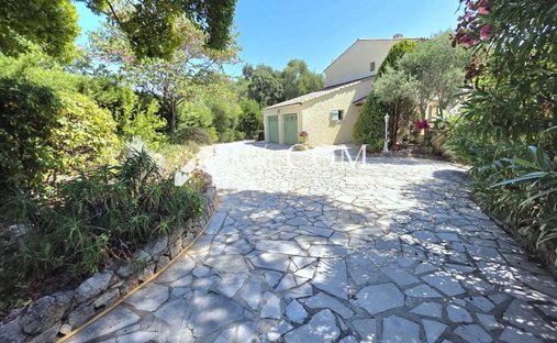 Villa en Les Plaines-Les Tasses, Saint-Raphaël, Francia 1