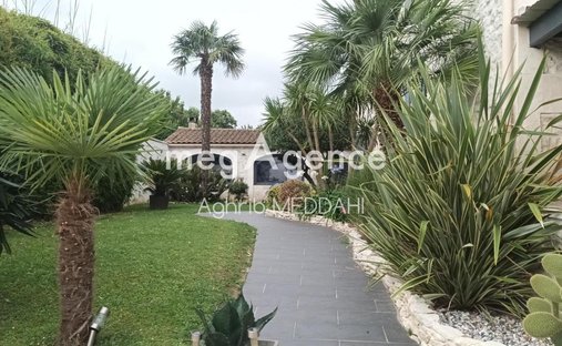Maison à Sud Est, Saujon, France 1