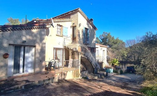 Maison à Cuges-les-Pins, Provence-Alpes-Côte d'Azur, France 1