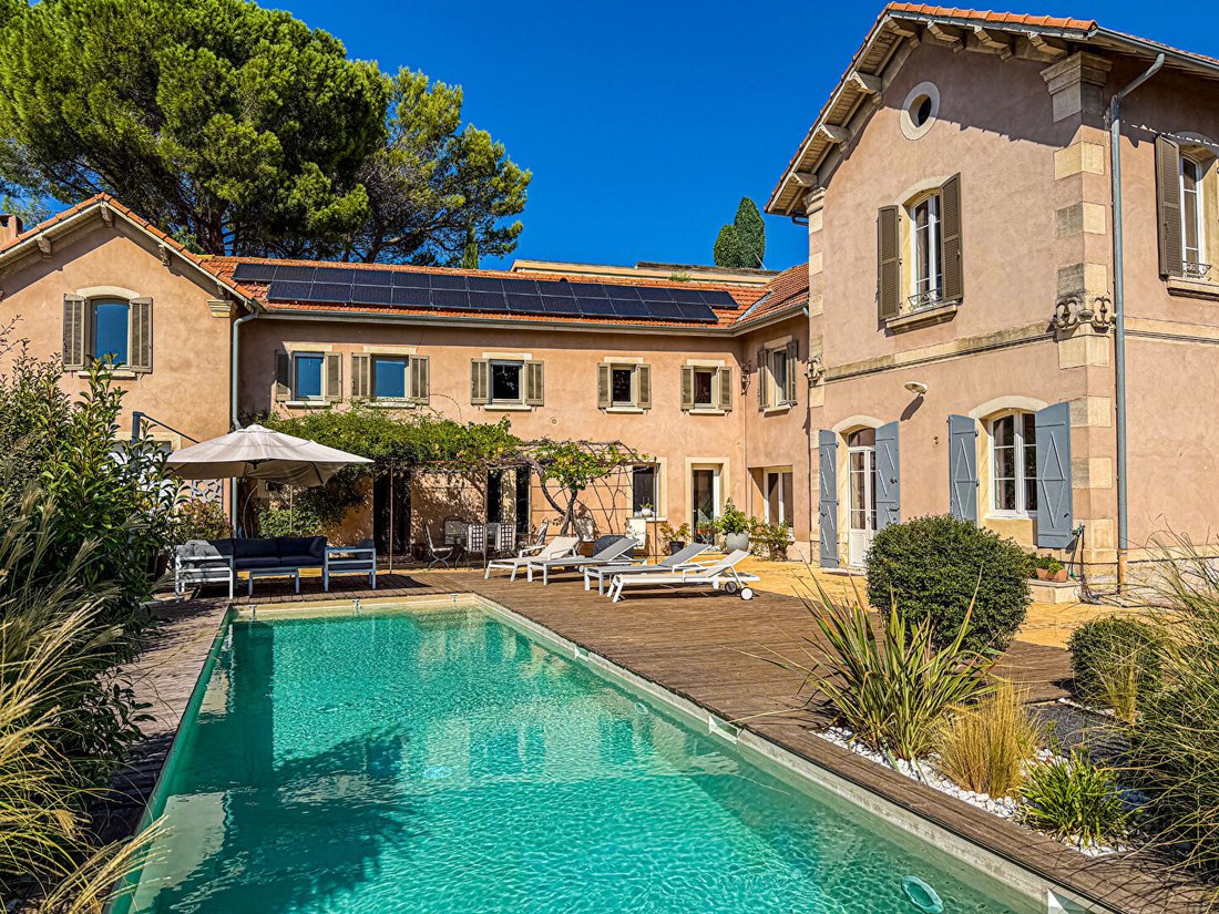 Villa in Bellecroix-Pont d'Avignon, Villeneuve-lès-Avignon, France 1 - 17017792