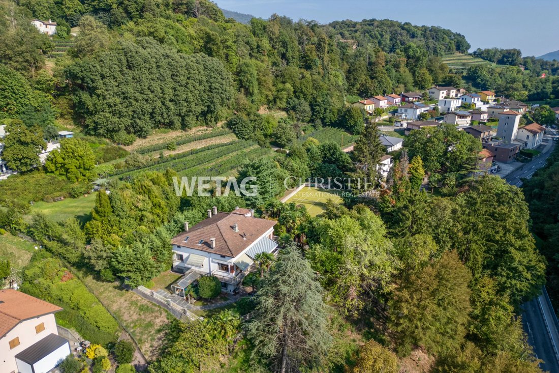 Villa in Bezirk Mendrisio, Tessin, Schweiz 1 - 18884640