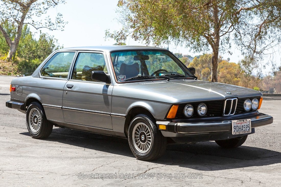 BMW 320i in Los Angeles, CA 3 - 18891371