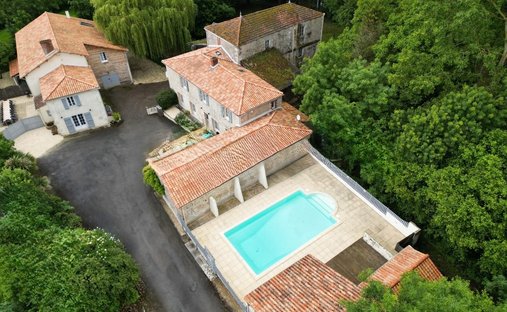 Maison à Mareuil-sur-Lay-Dissais, Pays de la Loire, France 1