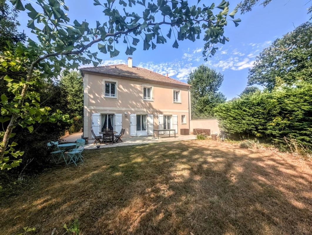 House in Les Clayes-sous-Bois, Ile-de-France, France 1 - 18883122