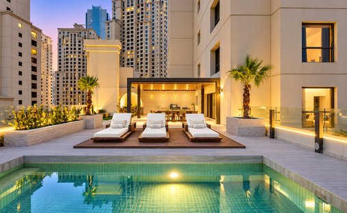 Condo in Al Wasl, Dubai, United Arab Emirates 1
