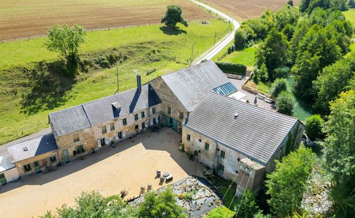 Maison à Couvin, Wallonie, Belgique 1