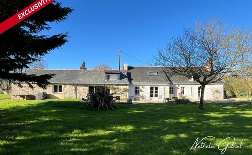 Maisons de campagne à Saint-Martin-du-Fouilloux, Pays de la Loire, France 1