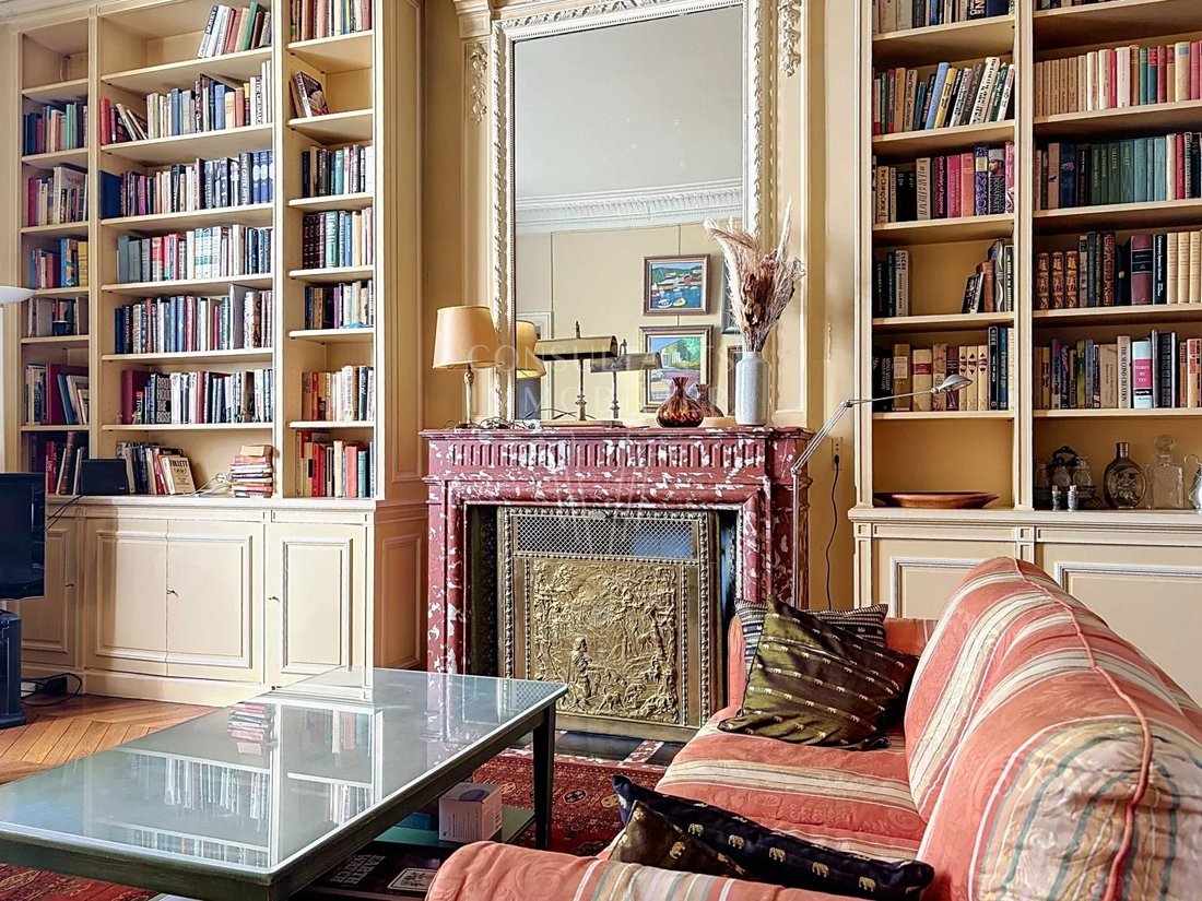 Apartment in Chaillot, Paris 16e Arrondissement, Paris 2 - 18880308
