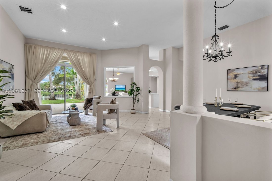 Casa en Pembroke Pines, Florida, Estados Unidos 4 - 18879765