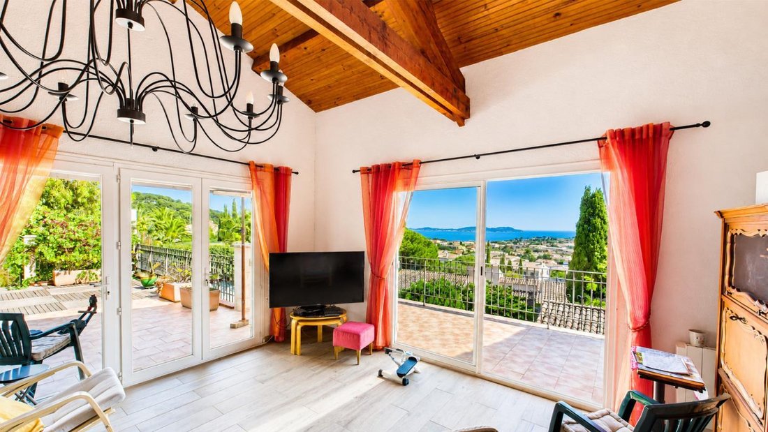 Villa in Carqueiranne, Provence-Alpes-Côte d'Azur, France 5 - 18882546