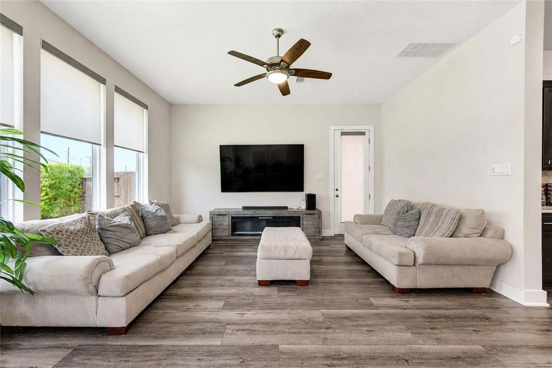 House in Katy, Texas, United States 4 - 18890429
