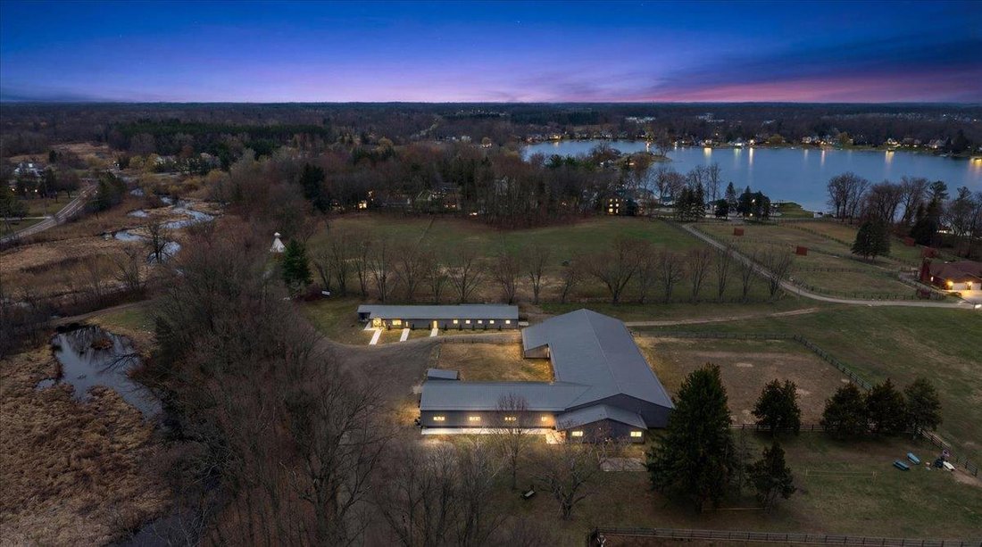 House in White Lake charter Township, Michigan, United States 1 - 18892635