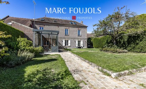 House in Compiegne, Hauts-de-France, France 1