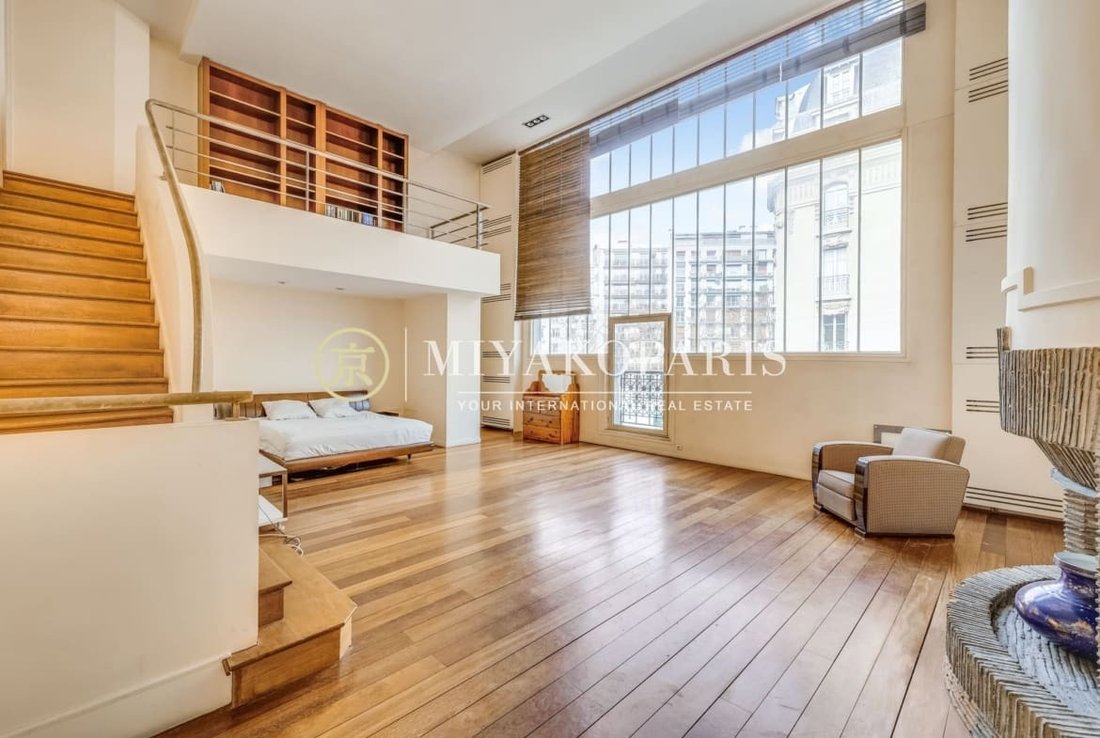 Townhouse in La Fourche-Guy Môquet, Paris 17e Arrondissement, Paris 3 - 17305063