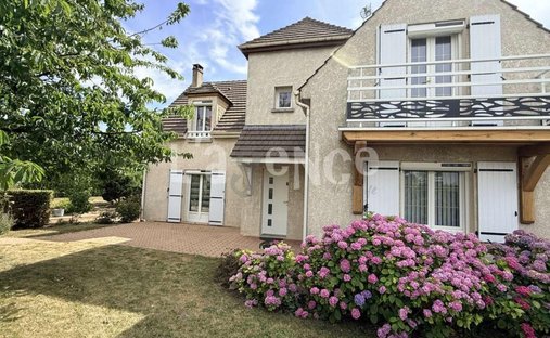 Maison à Centre Sud, Claye-Souilly, France 1
