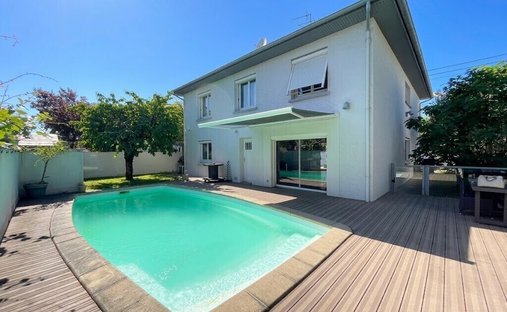 Villa a Centre, L'Unione, Francia 1