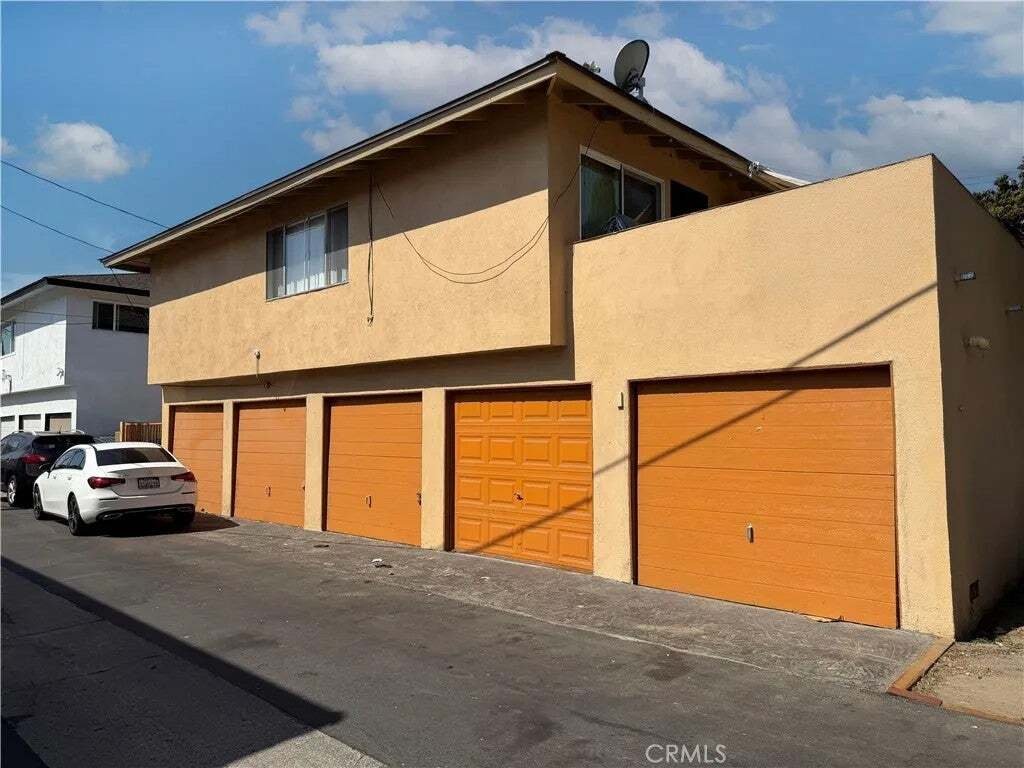 Garden Grove, California, United States 4 - 18890027
