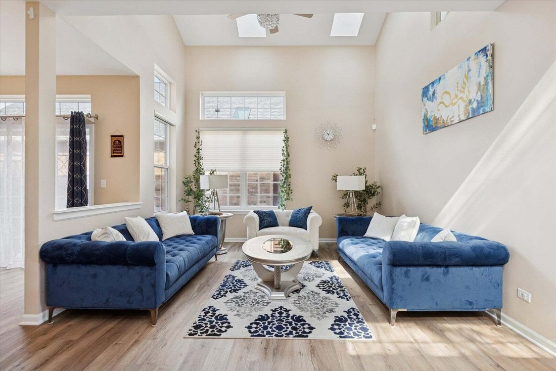 Condo in Villa Park, Illinois, United States 2 - 18889678