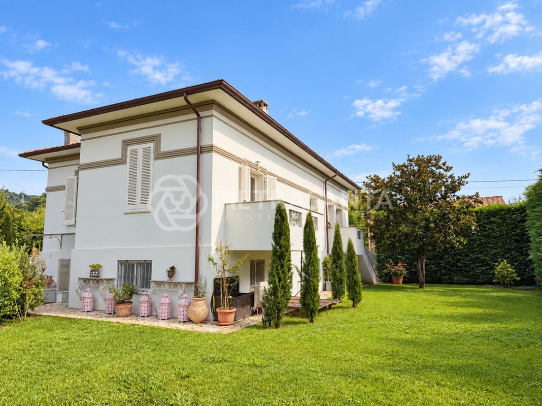 Villa in Pietrasanta, Tuscany, Italy 4 - 18889458